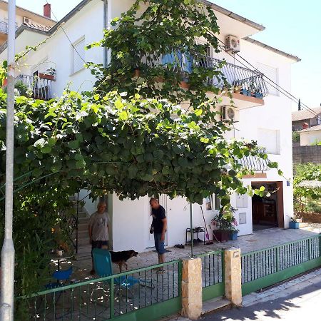 Apartments Luki Trogir Buitenkant foto